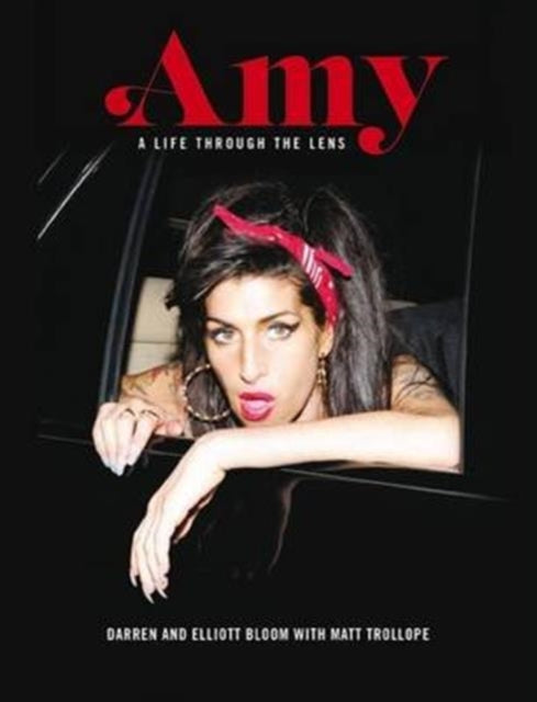 Book cover of: Amy Winehouse. By: Darren Bloom