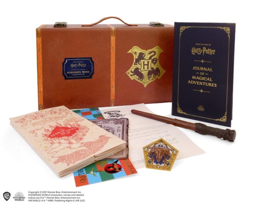 Harry Potter: Hogwarts Trunk Collectible Set 9780762474738 Donald Lemke