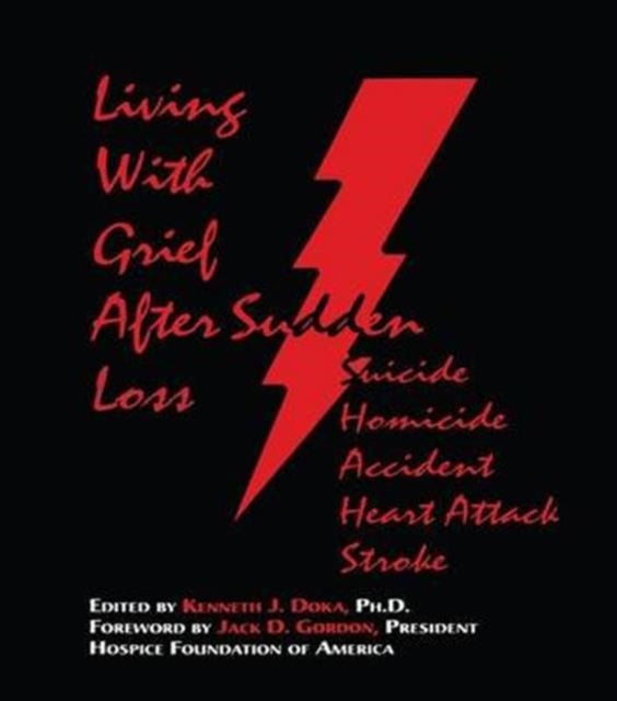 Book cover of: Living With Grief. By: Kenneth J. Doka