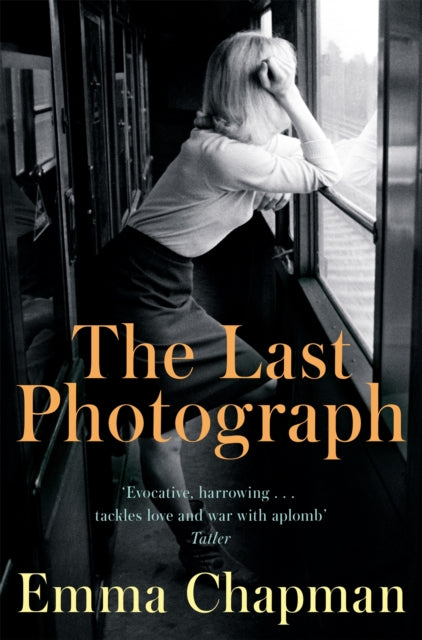Book cover of: Last Photograph. By: Emma Chapman