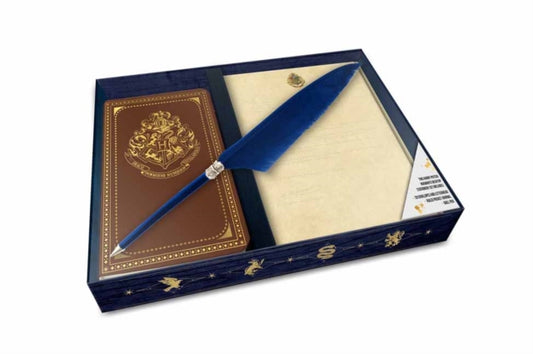 Book cover of: Harry Potter: Hogwarts' School of Witchcraft and Wizardry Desktop Stationery Set