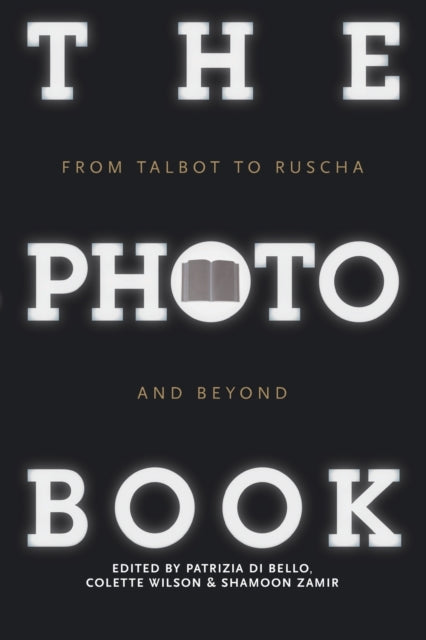 Book cover of: Photobook. By: Colette Wilson