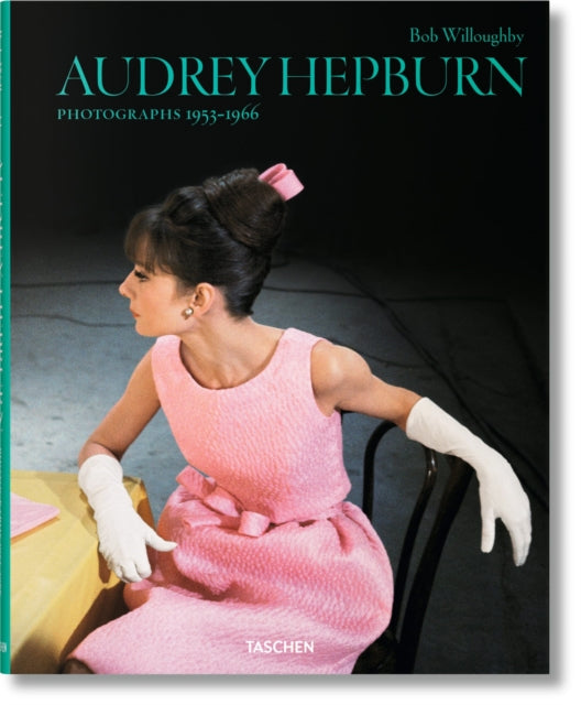 Book cover of: Bob Willoughby. Audrey Hepburn. Photographs 1953–1966